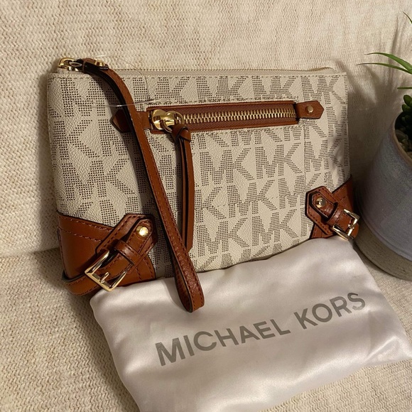 ✨🆕✨(Rare)Michael Kors Clutch Bag
